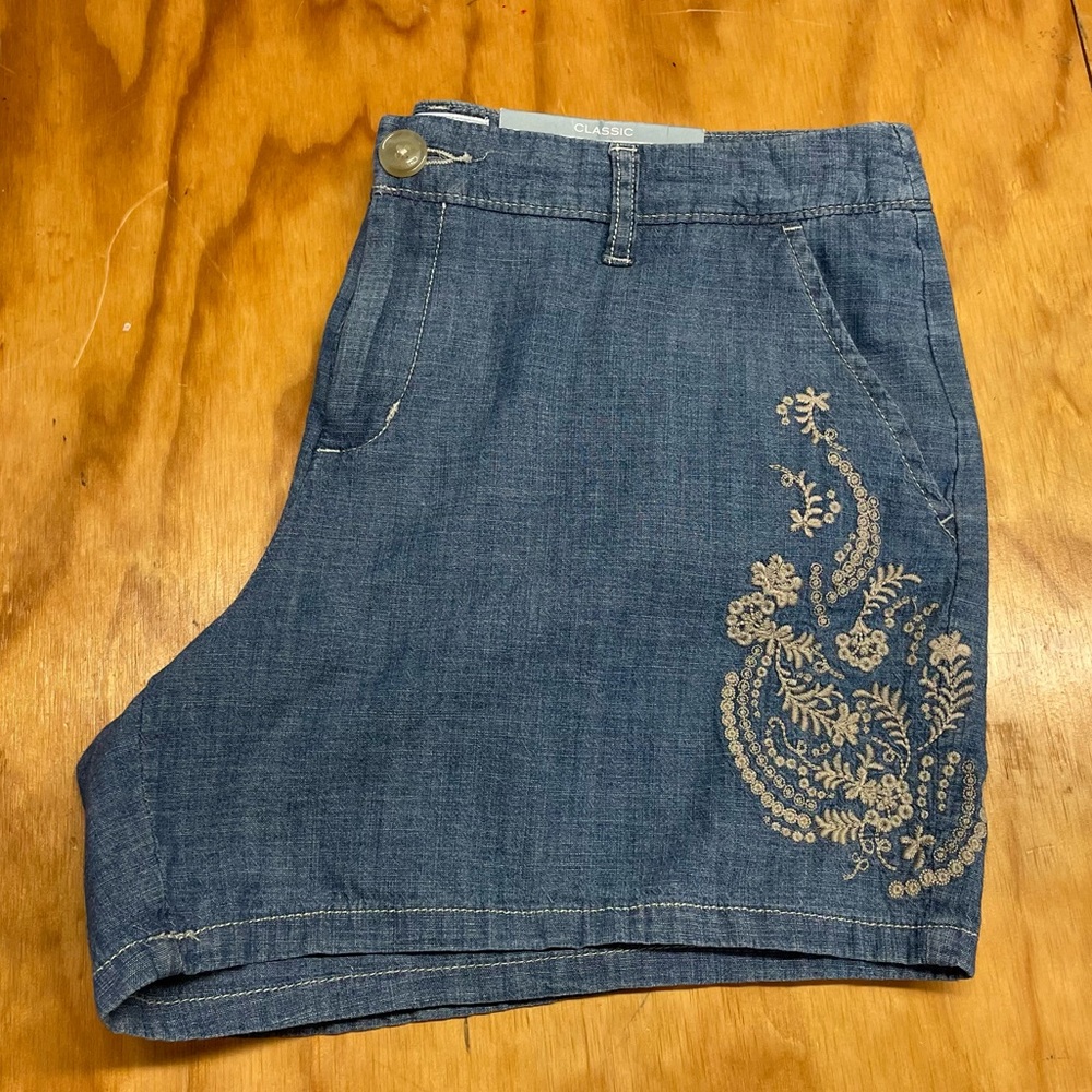 Liz Claiborne Classic Shorts Embroidered 100% Cotton NWT Size 10 Boho
